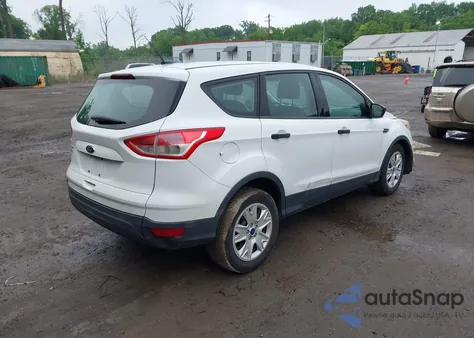2015 Ford Escape S z USA, uszkodzony, nr VIN 1FMCU0F76FUA09224